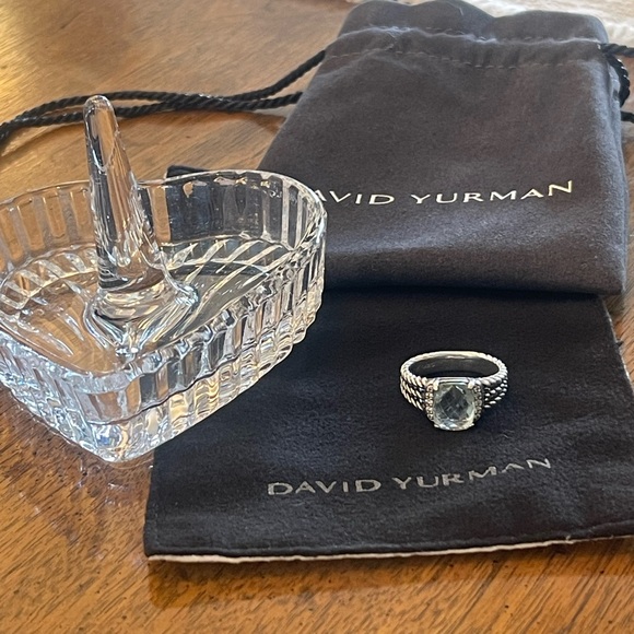 Authentic David Yurman Ring with diamonds and green stone. Size 5 - Picture 7 of 8